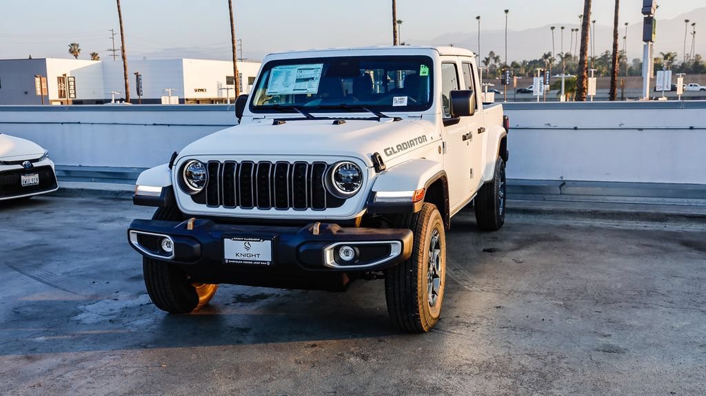 New 2026 Jeep Gladiator Sport AWD/4WD image 4