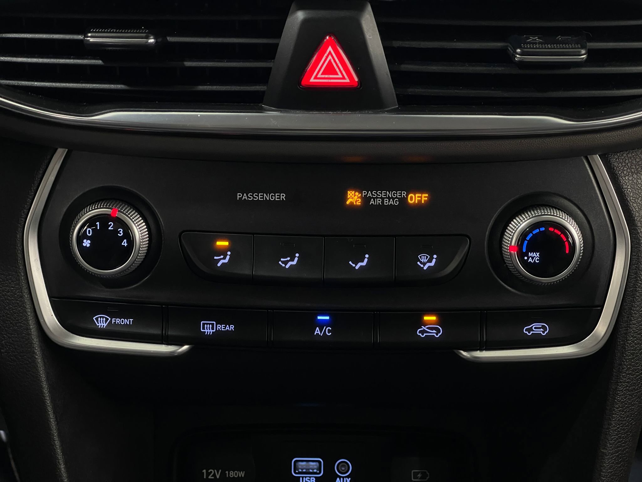 Used 2020 Hyundai Santa Fe SE image 23