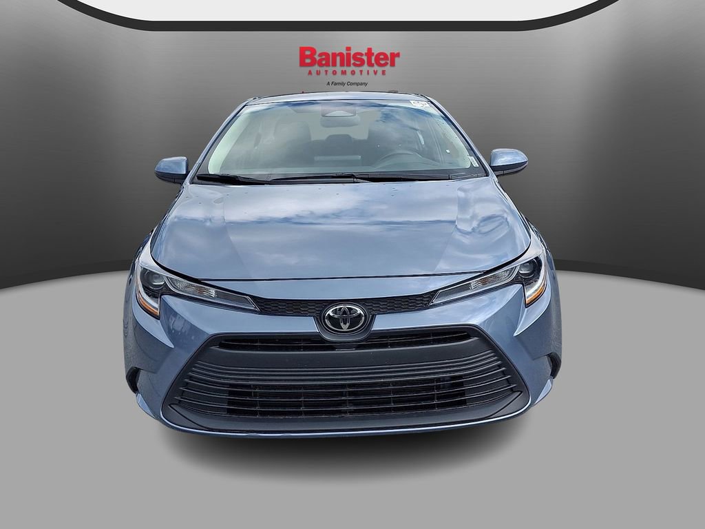 Used 2024 Toyota Corolla LE FWD image 2