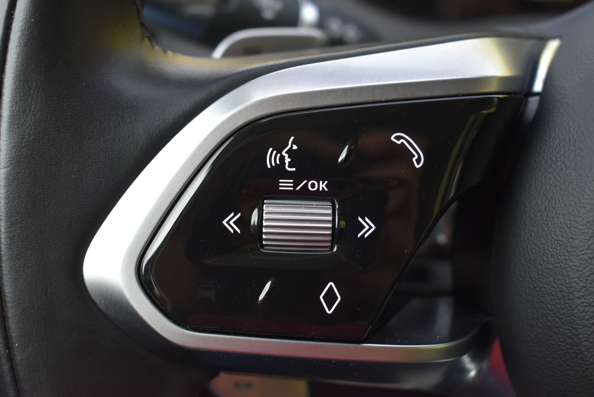 Used 2021 Jaguar E-PACE SE image 20
