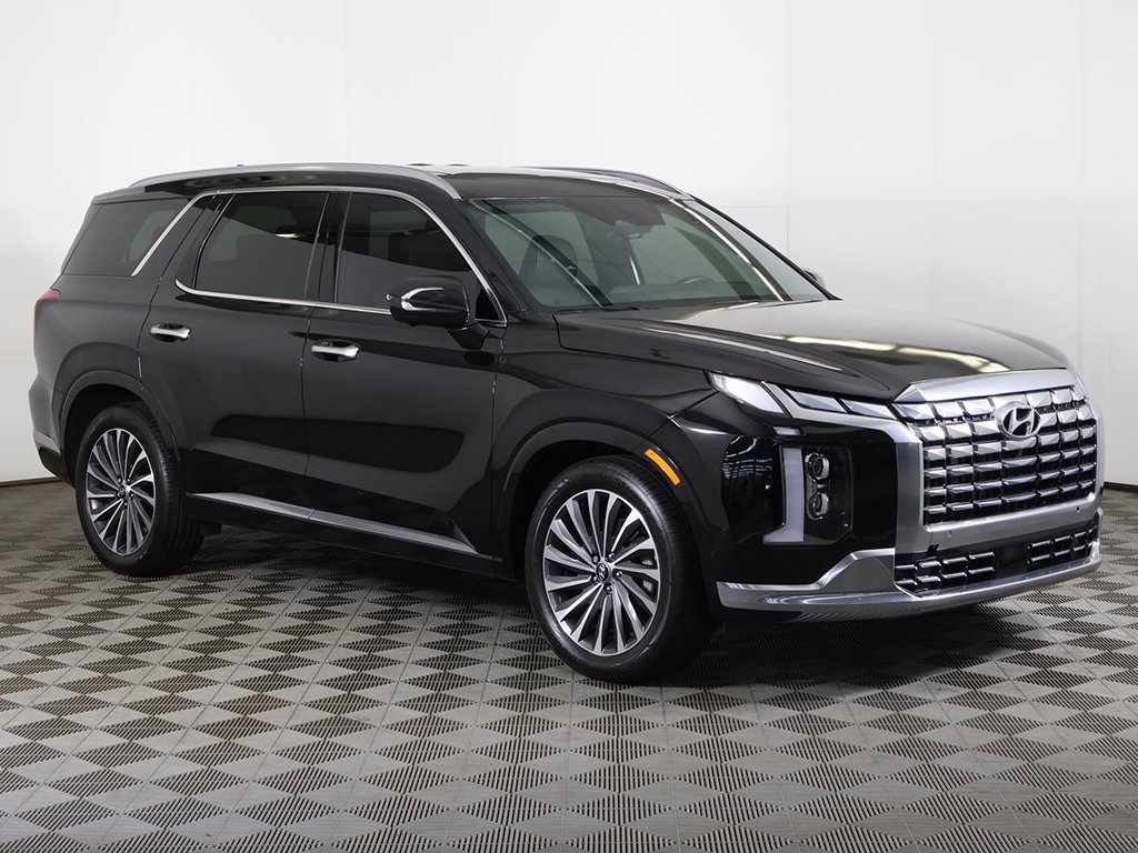 Used 2025 Hyundai Palisade Calligraphy image 2