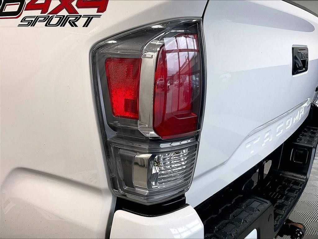 Certified 2022 Toyota Tacoma TRD Sport w/ Technology Package AWD/4WD image 34