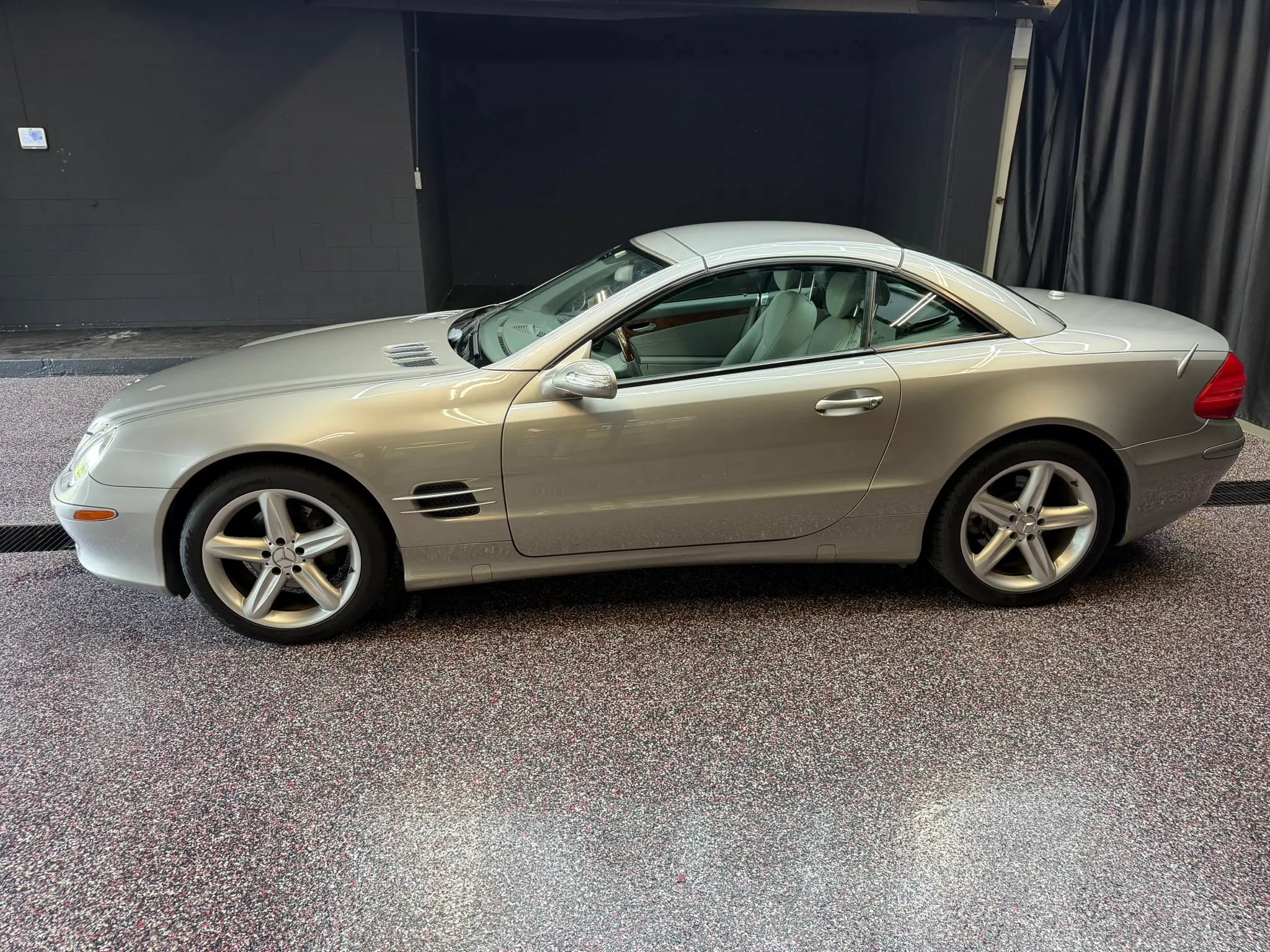 Used 2005 Mercedes-Benz SL 500 image 40