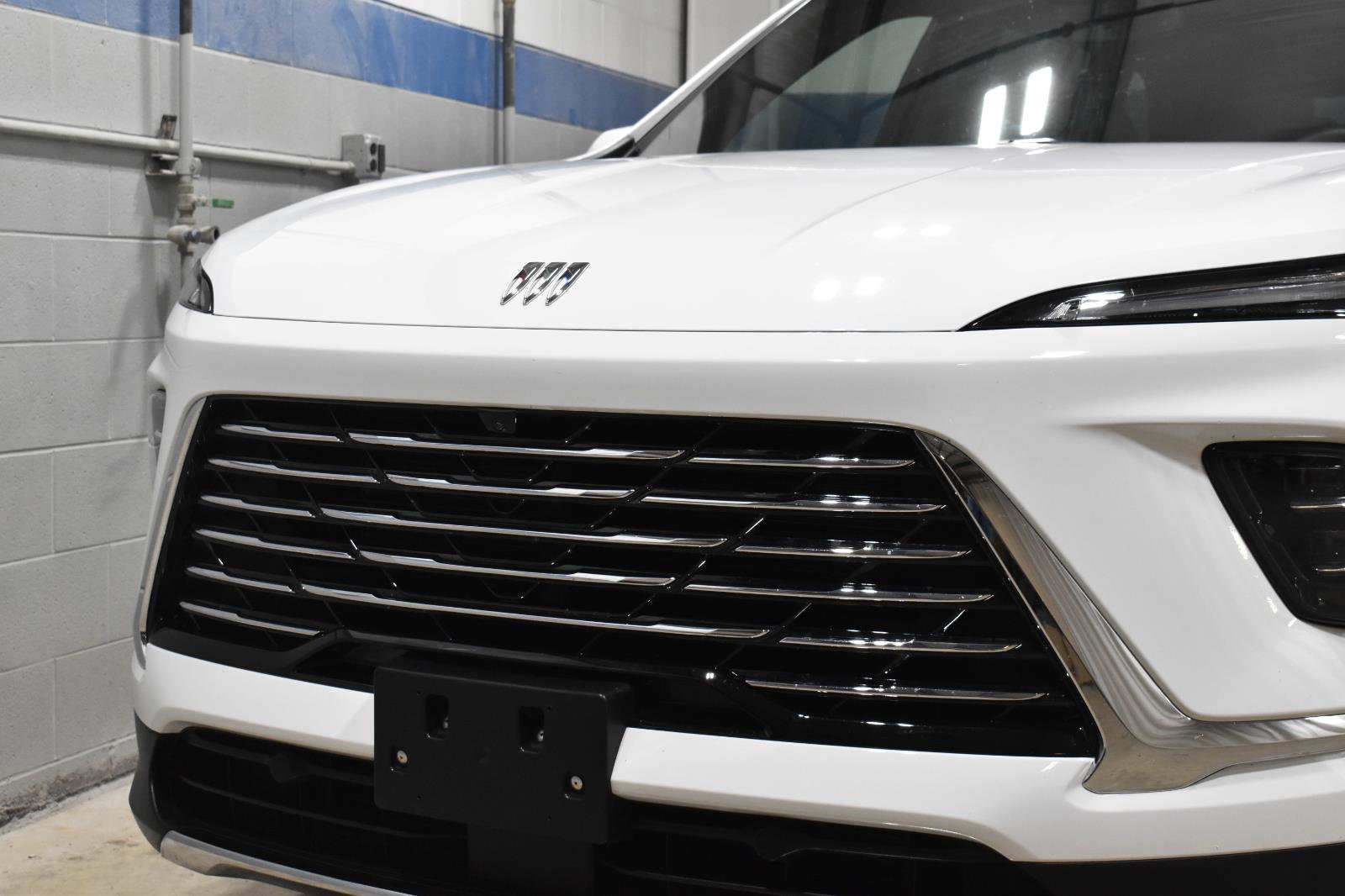 Used 2025 Buick Enclave Preferred image 35