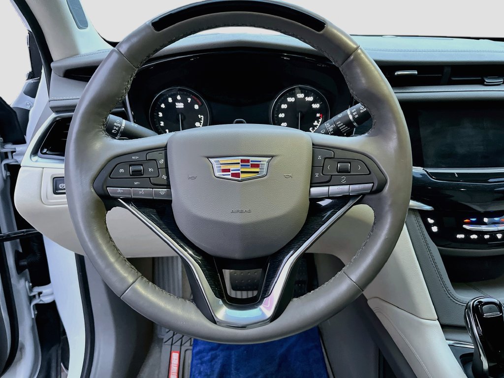 Used 2025 Cadillac XT6 Premium Luxury w/ Technology Package AWD/4WD image 11