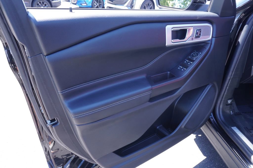Used 2020 Ford Explorer Limited image 16