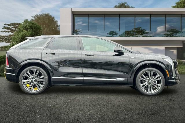 New 2026 Cadillac Optiq Sport 2 w/ LPO, Floor Liner Package image 3