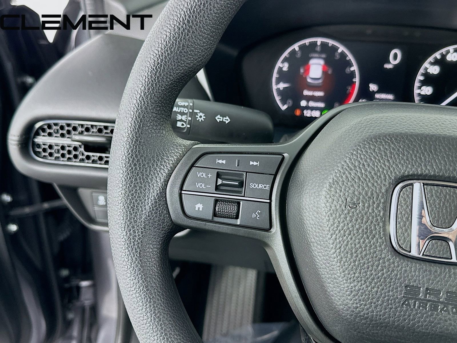 Used 2023 Honda HR-V LX image 15