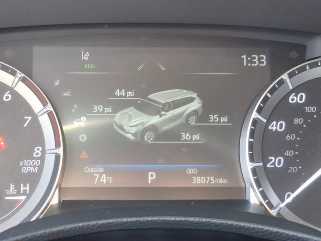 Used 2023 Toyota Highlander XLE image 11