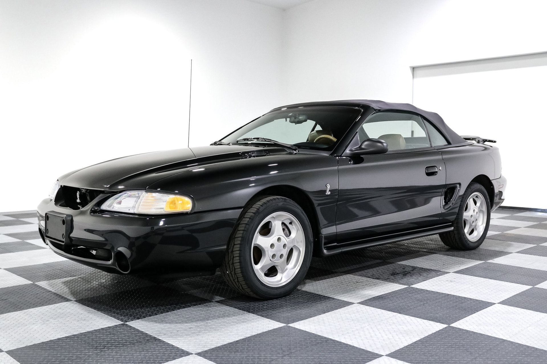 Used 1995 Ford Mustang GT RWD image 4