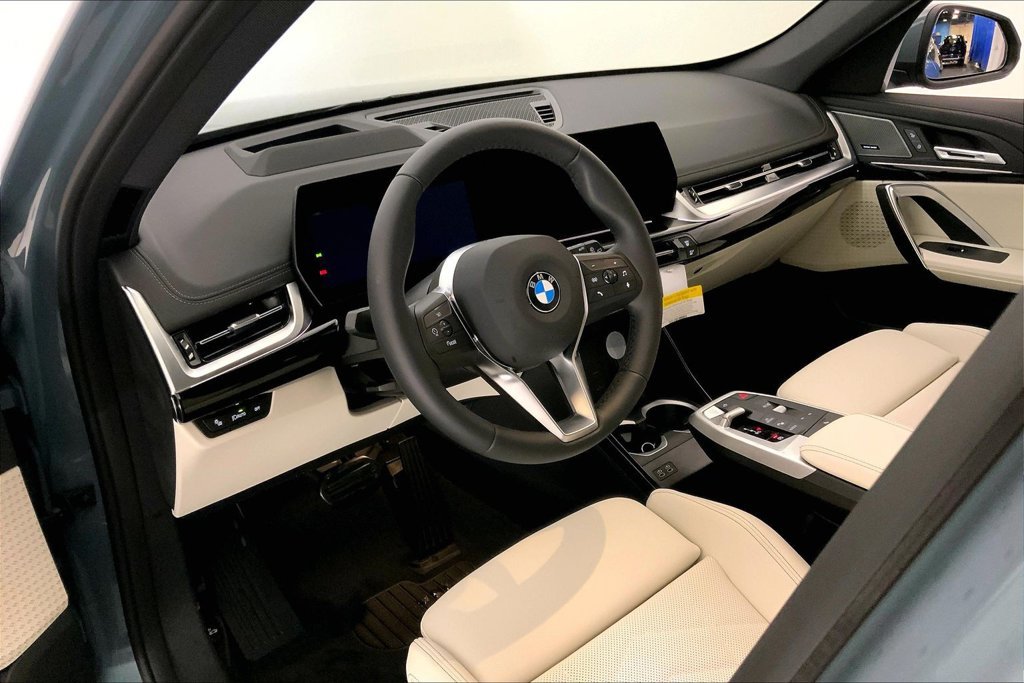 New 2026 BMW X1 xDrive28i w/ Technology Package AWD/4WD image 4