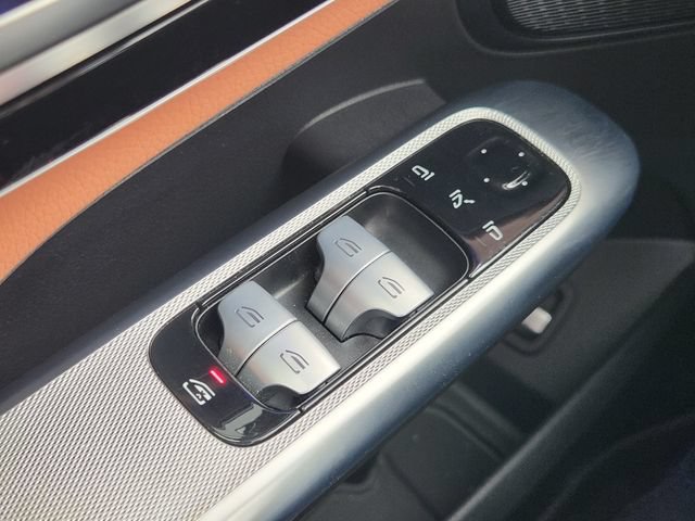 Used 2024 Mercedes-Benz GLC 300 4MATIC image 22