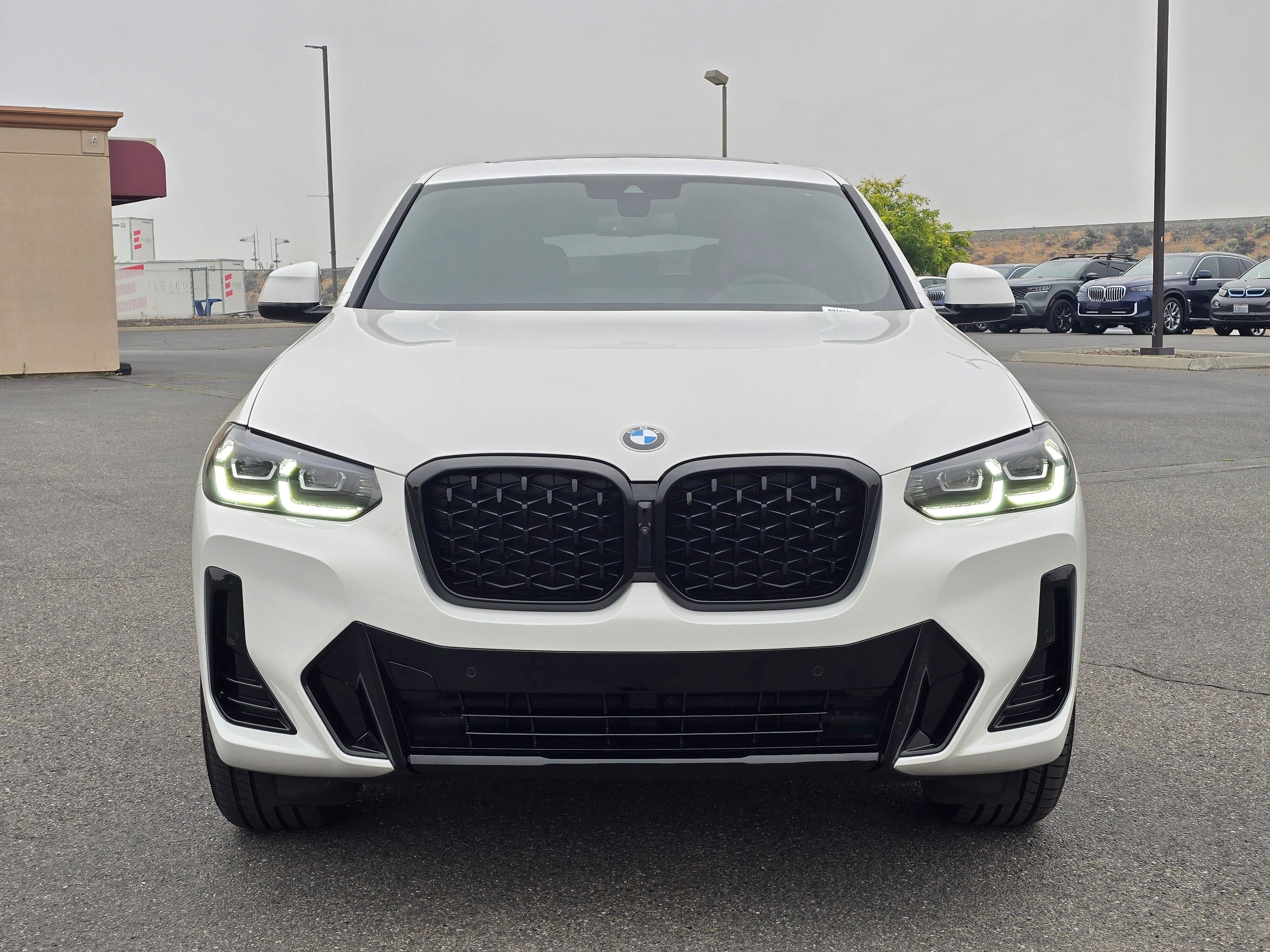 Used 2025 BMW X4 xDrive30i w/ Premium Package AWD/4WD image 6