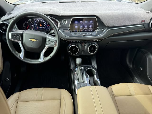 Used 2022 Chevrolet Blazer Premier w/ Enhanced Convenience Package FWD image 9