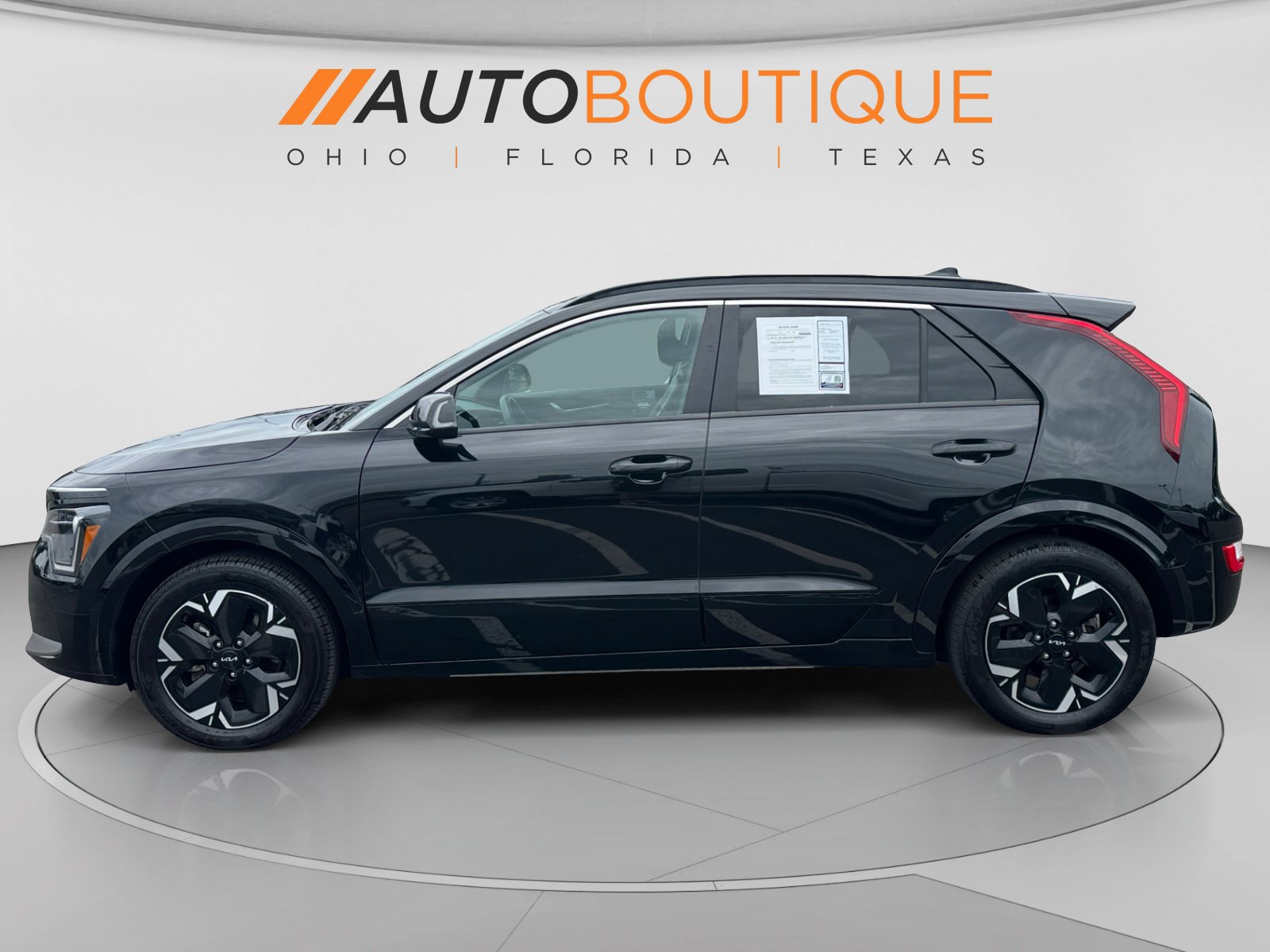 Used 2023 Kia Niro Wind w/ Wind Preserve Package FWD image 2