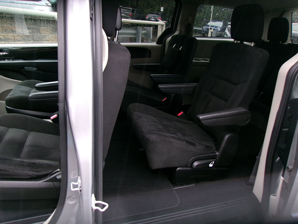 Used 2015 Dodge Grand Caravan SE w/ Quick Order Package 29E SE image 13