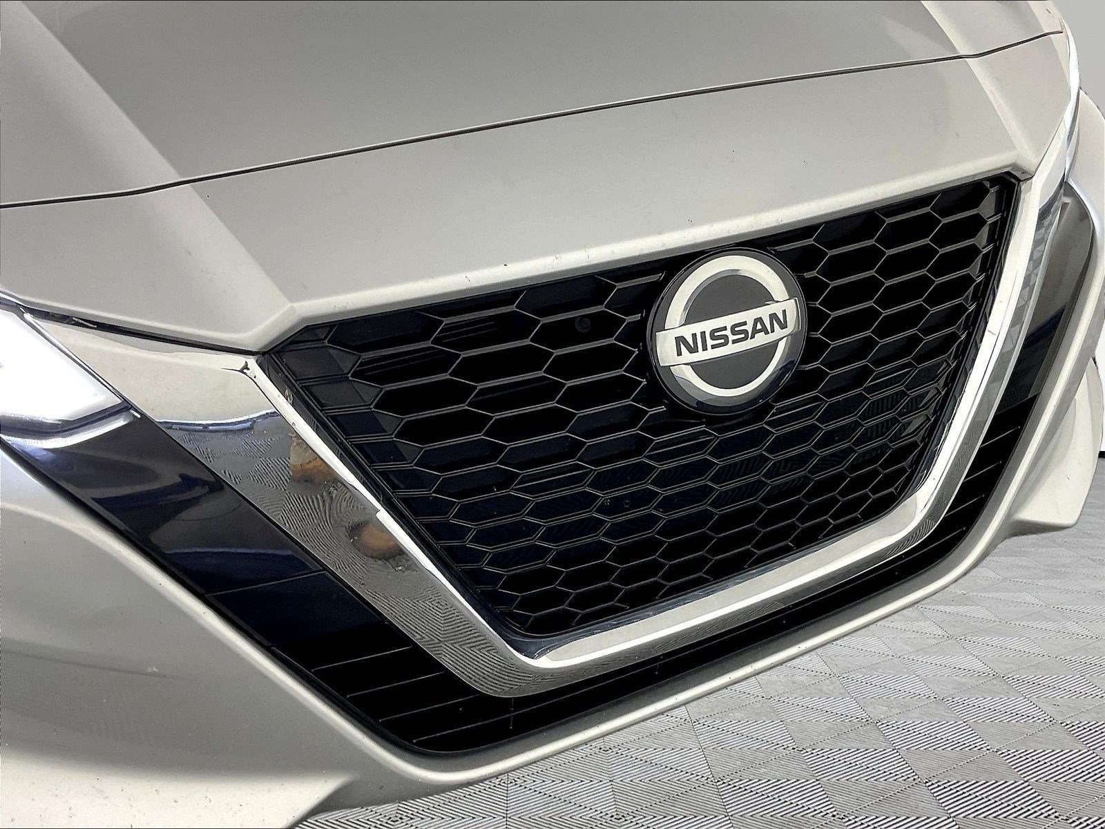 Used 2020 Nissan Altima 2.5 SV FWD image 32