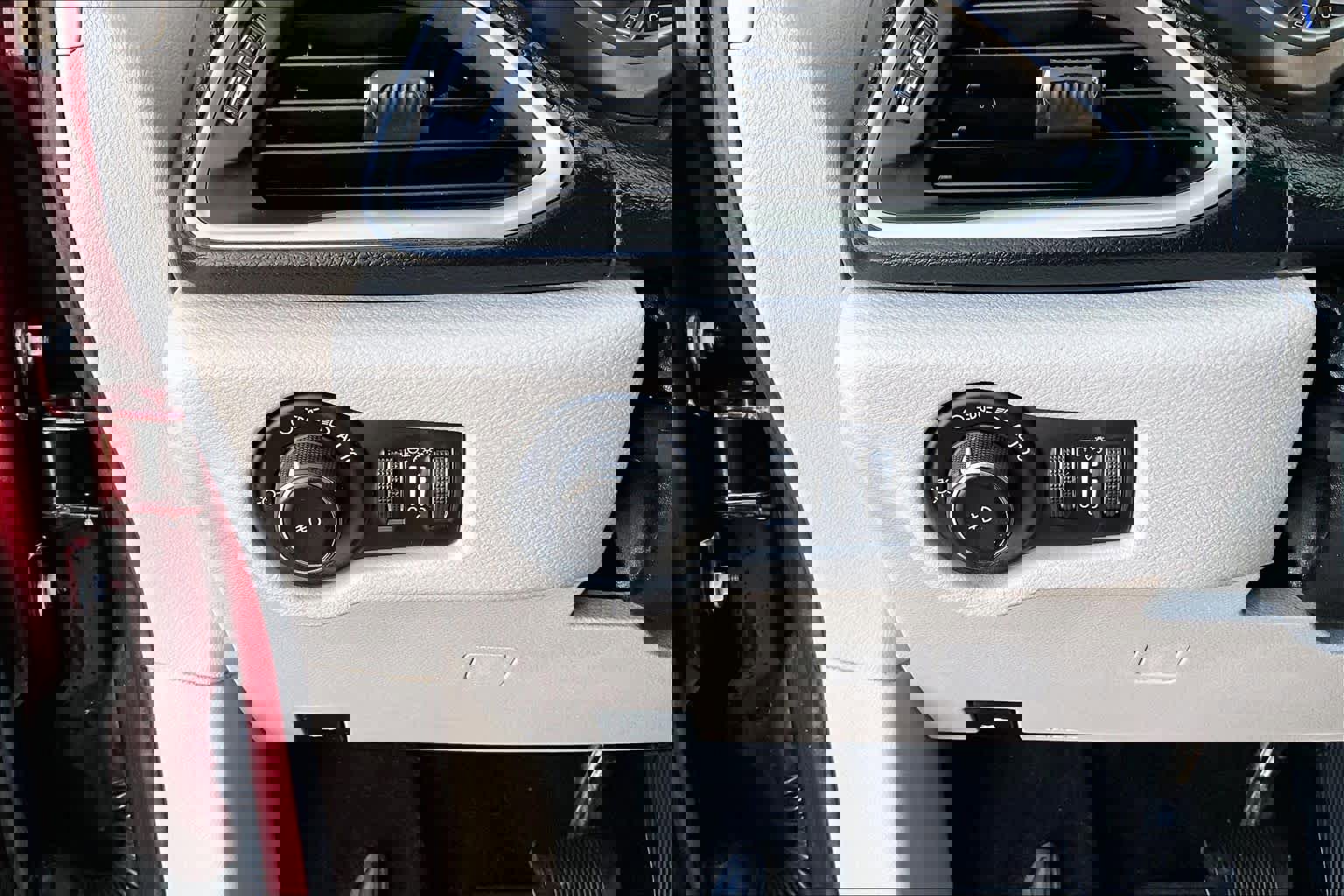 Used 2017 Chrysler Pacifica Touring-L image 31