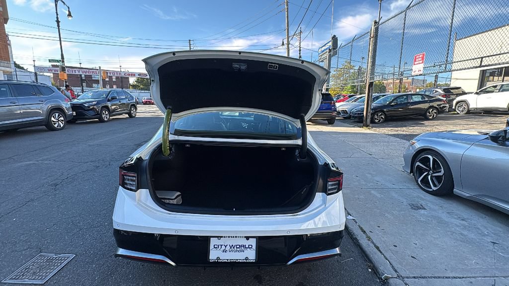 Used 2025 Hyundai Sonata Limited FWD image 32