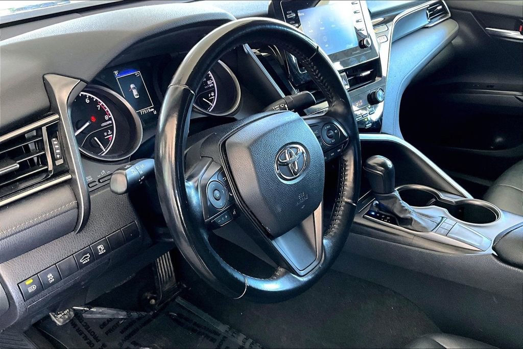 Certified 2022 Toyota Camry SE image 17