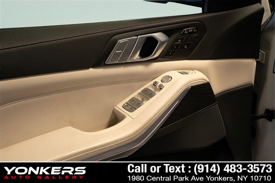 Used 2022 BMW X7 xDrive40i w/ Executive Package image 59