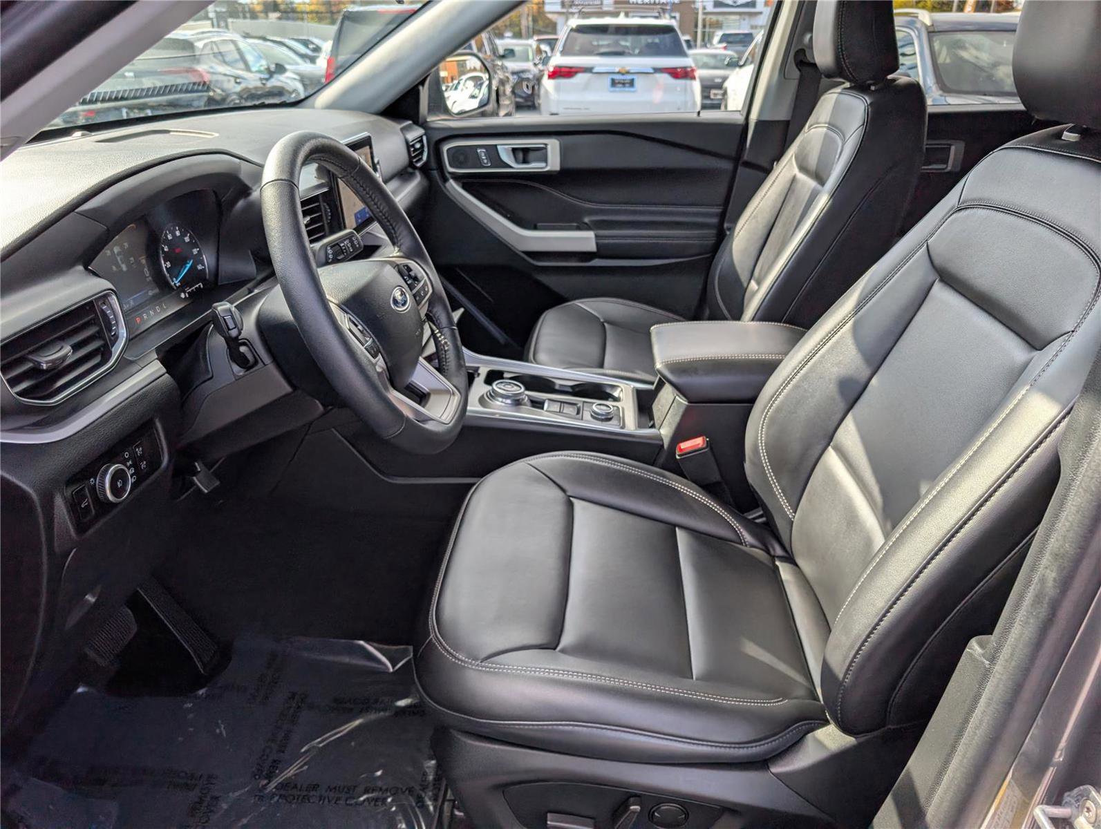 Used 2024 Ford Explorer XLT w/ Equipment Group 202A image 18