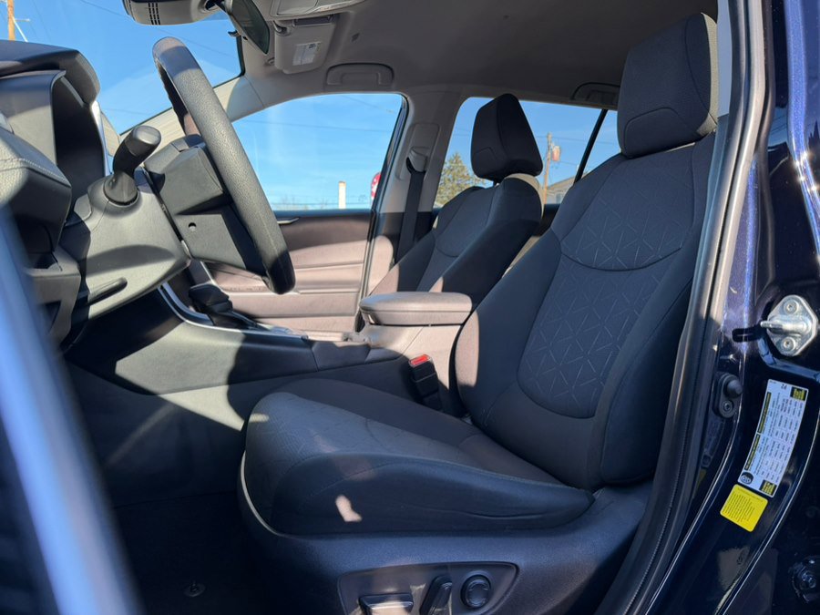 Used 2024 Toyota RAV4 XLE image 17