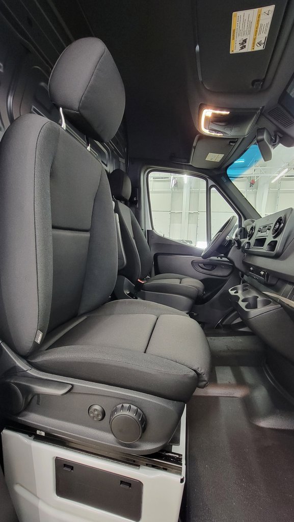New 2025 Mercedes-Benz Sprinter 2500 image 9