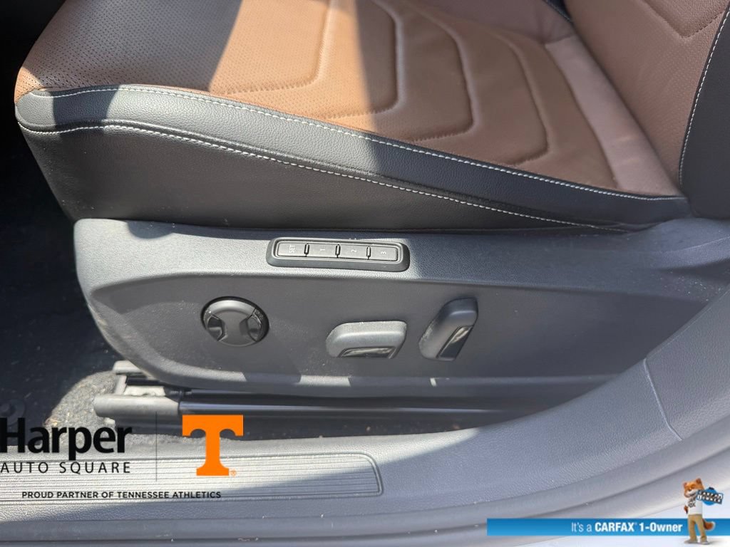 Used 2025 Volkswagen Jetta SEL FWD image 19