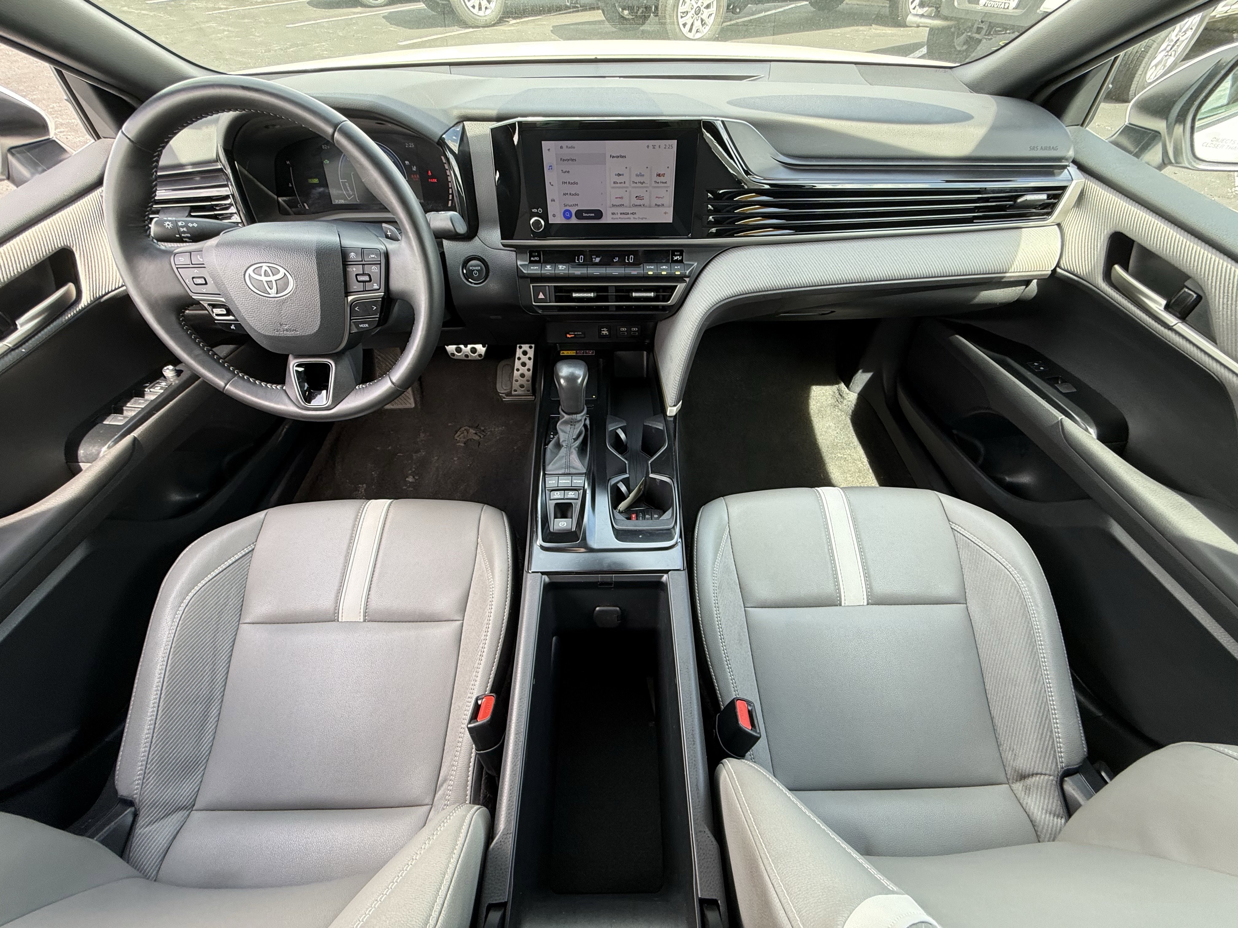 Used 2025 Toyota Camry SE FWD image 17