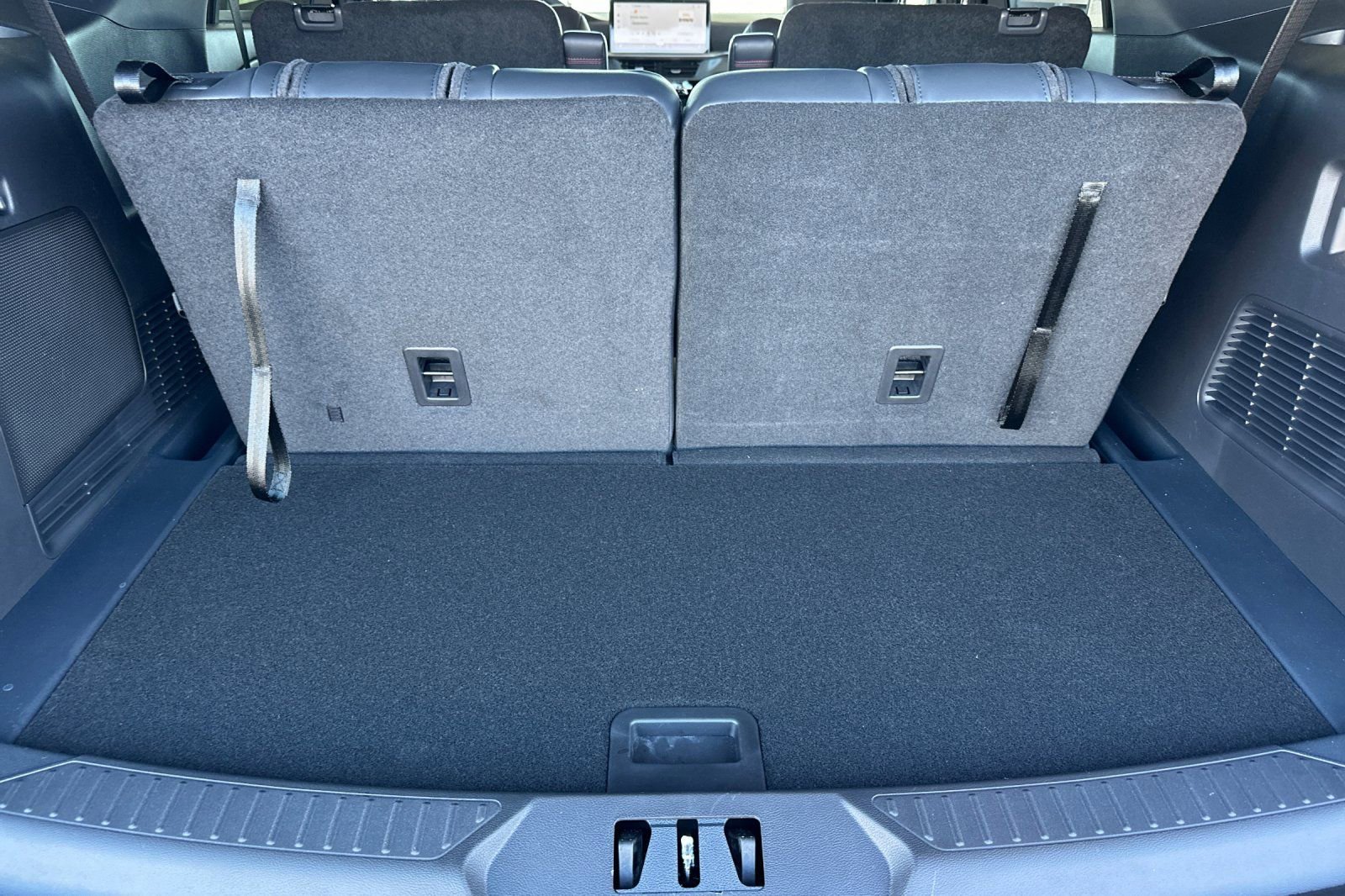 New 2026 Ford Explorer ST-Line w/ ST-Line Street Pack image 15