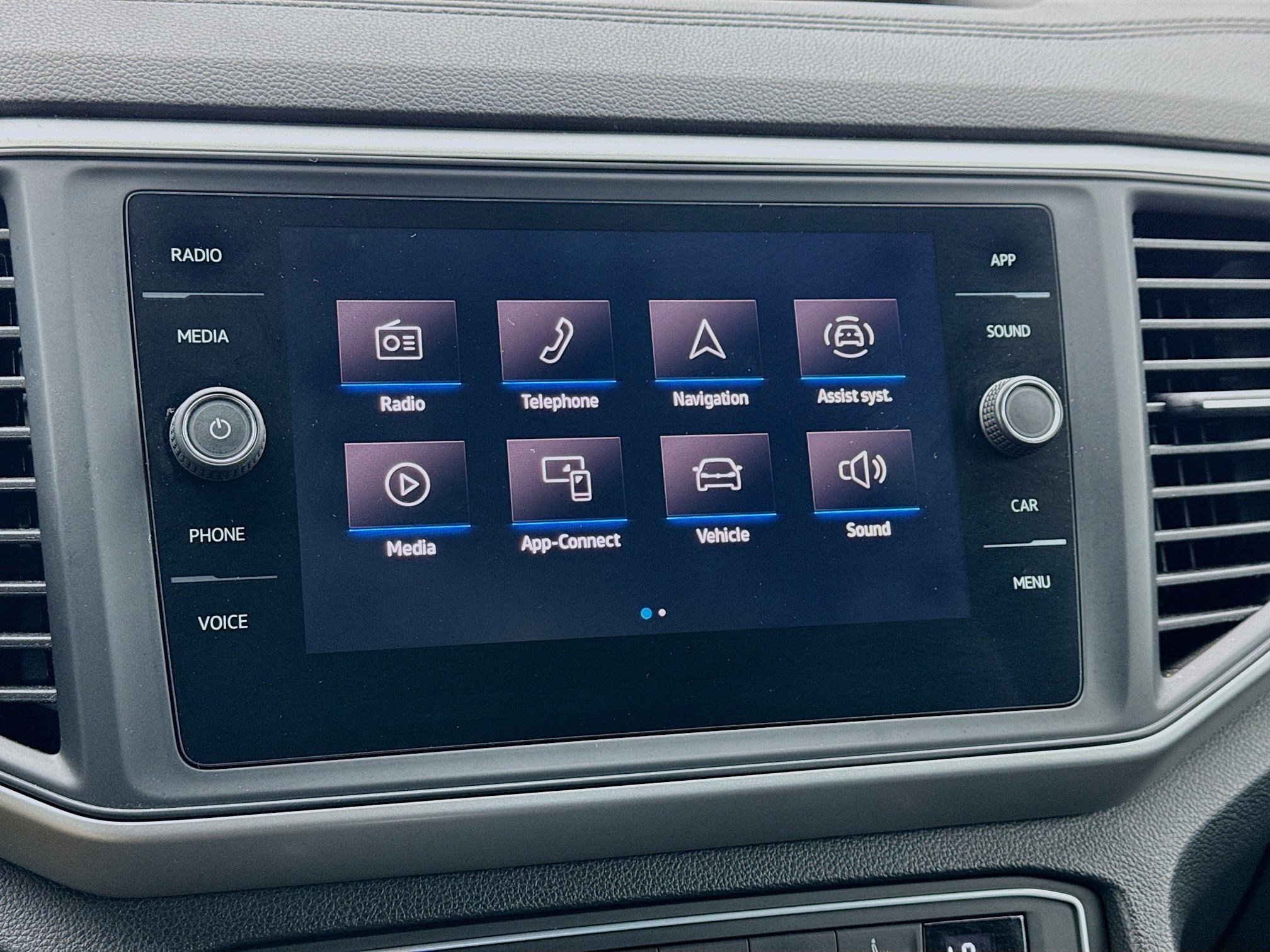 Used 2021 Volkswagen Atlas Cross Sport SE w/ Luggage Net & Mats Package image 9