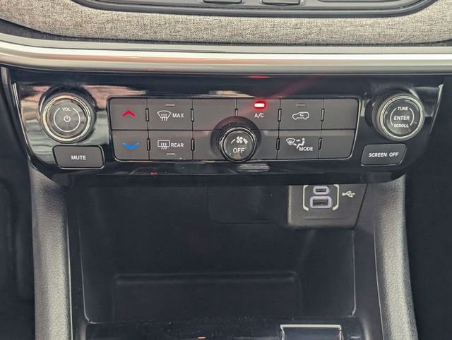 Used 2023 Jeep Compass Sport image 20