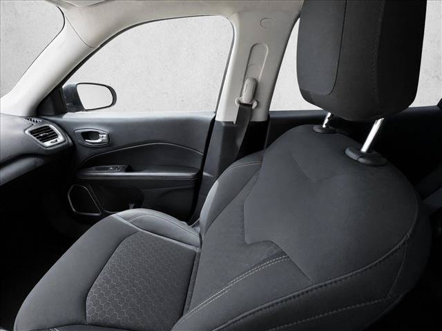 Used 2017 Jeep Compass Sport w/ Tech Group FWD image 18