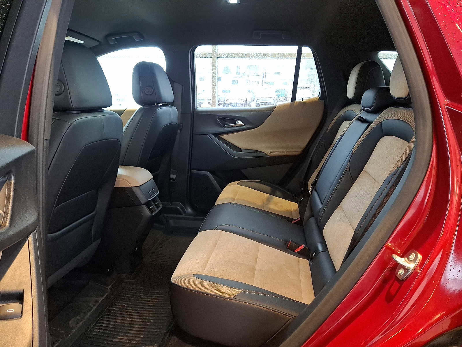 Certified 2025 Chevrolet Equinox ACTIV w/ Safety and Technology Package image 11