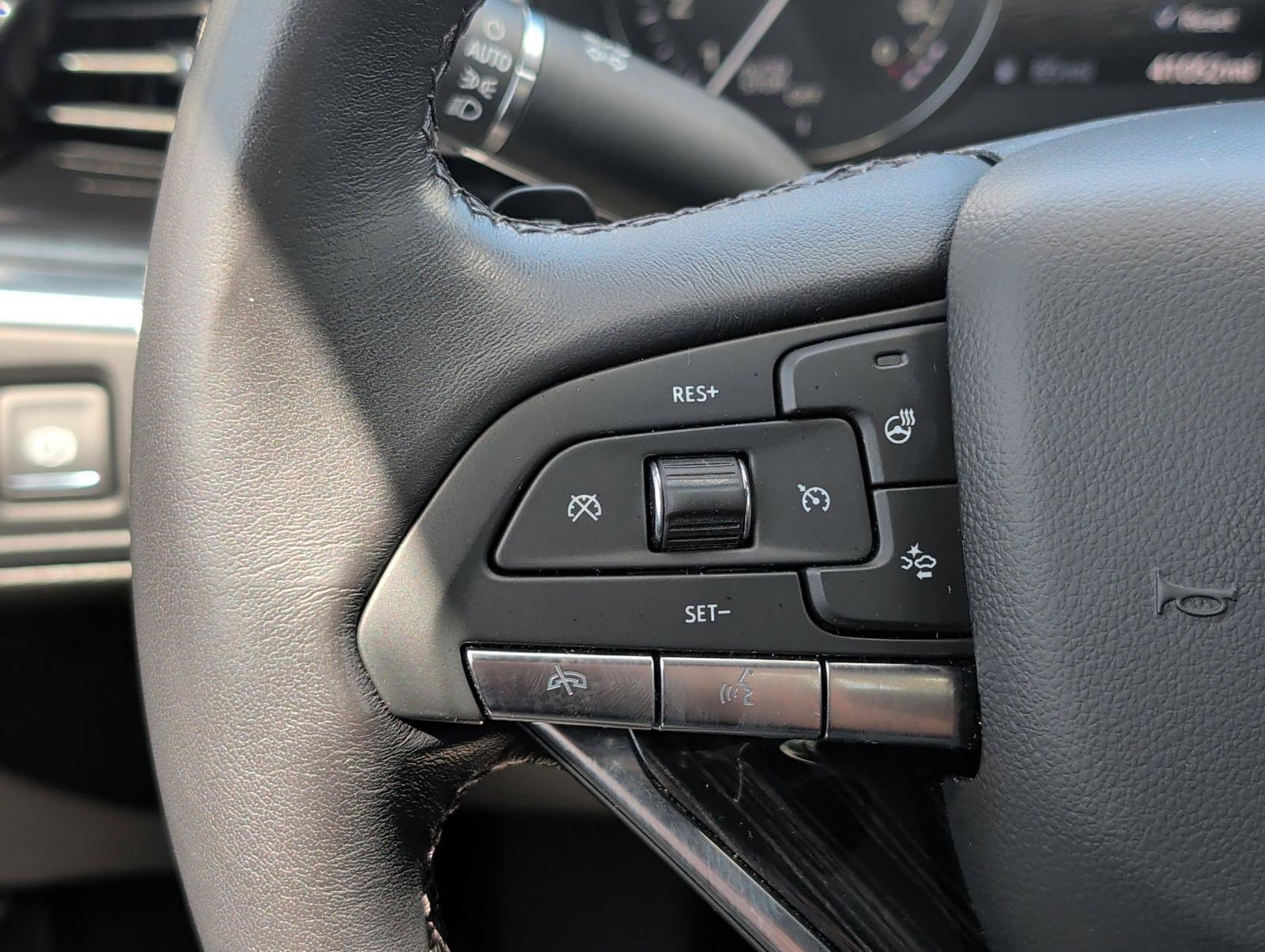 Used 2023 Cadillac XT6 Premium Luxury w/ Technology Package FWD image 14