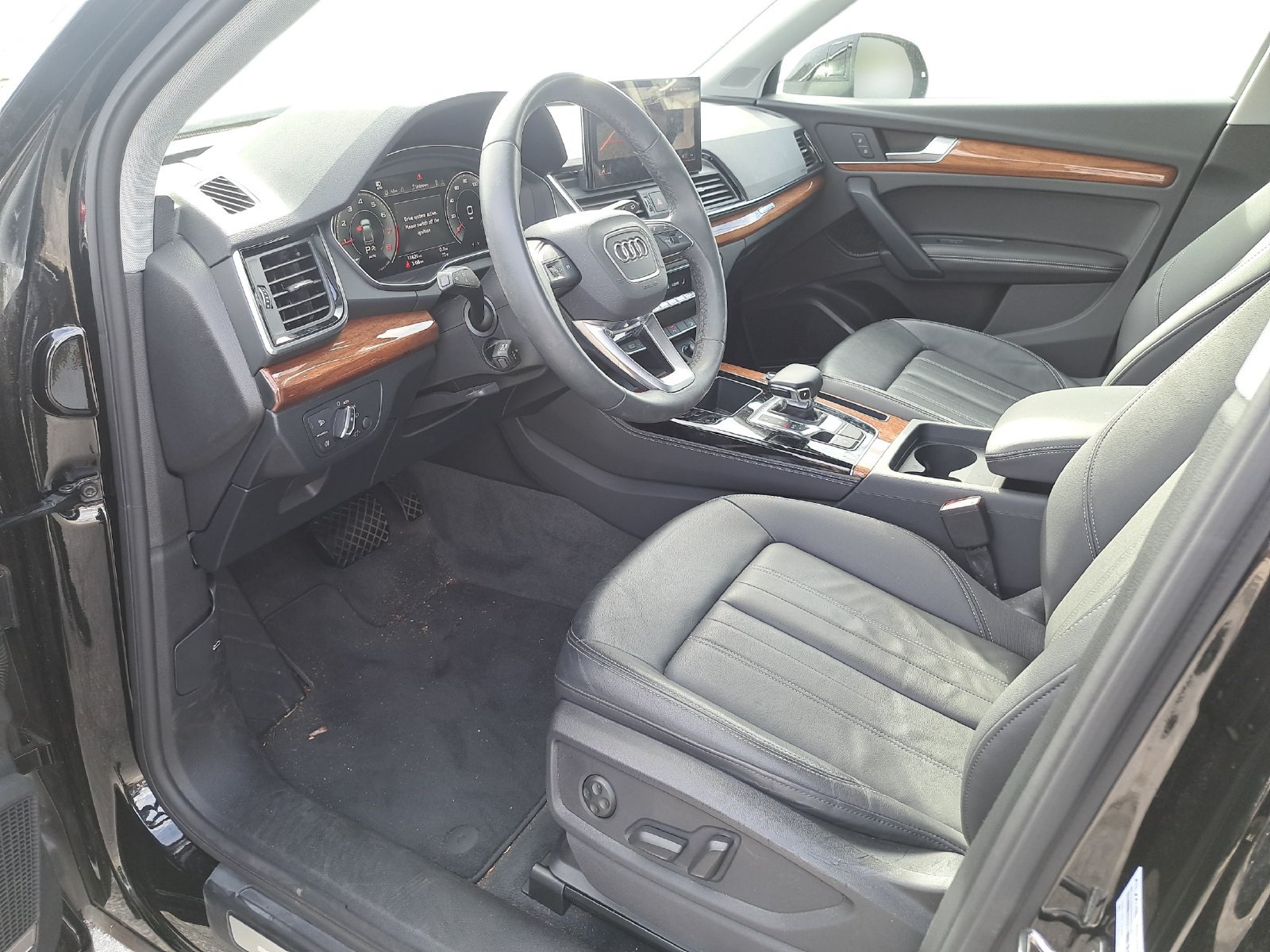 Used 2023 Audi Q5 2.0T Premium Plus w/ Premium Plus Package AWD/4WD image 9