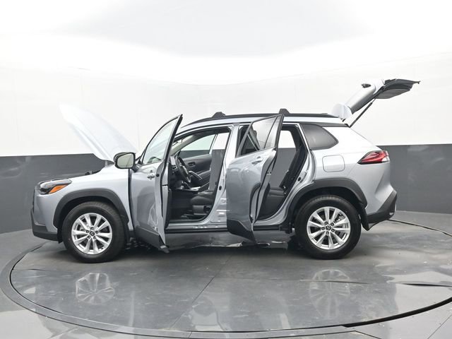 Used 2026 Toyota Corolla Cross LE w/ Moonroof Package image 32