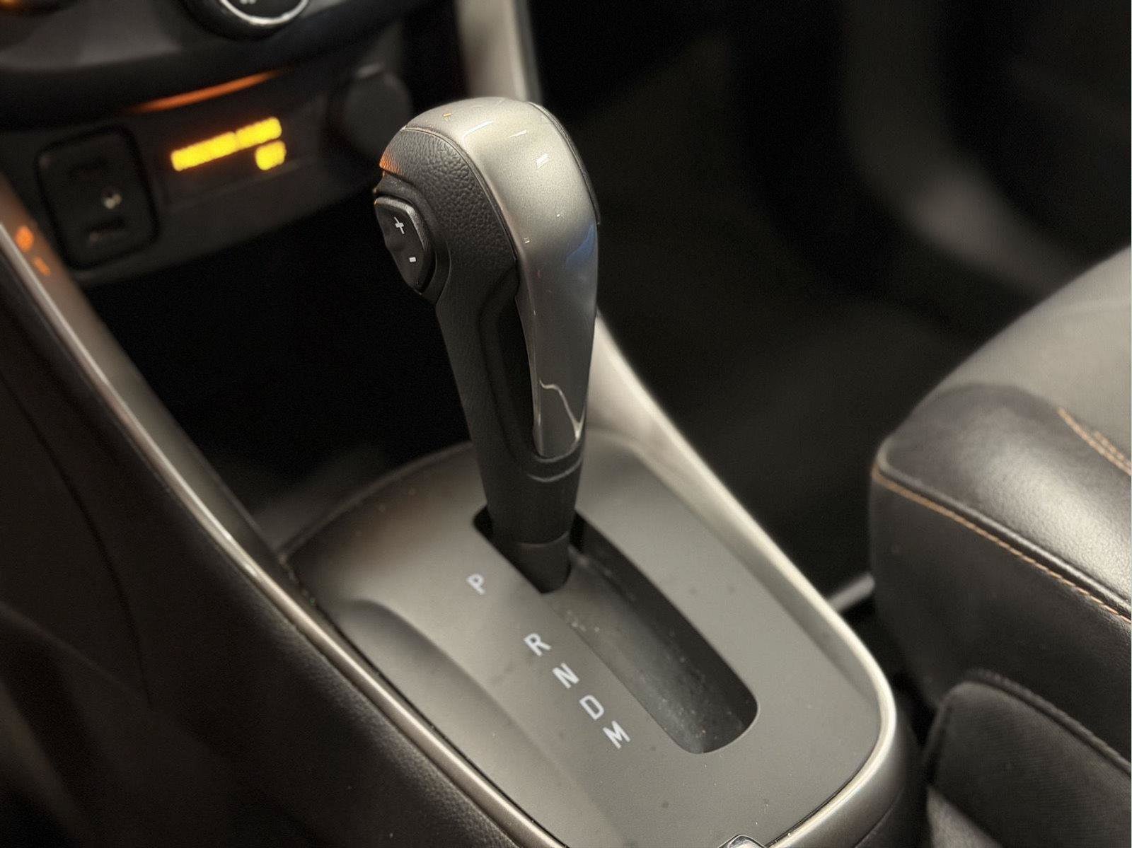 Used 2019 Chevrolet Trax LT w/ LT Convenience Package FWD image 16