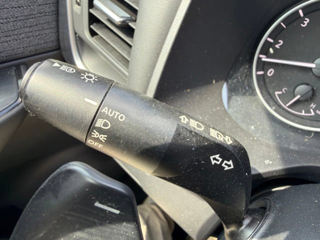 Used 2023 Nissan Rogue S FWD image 35