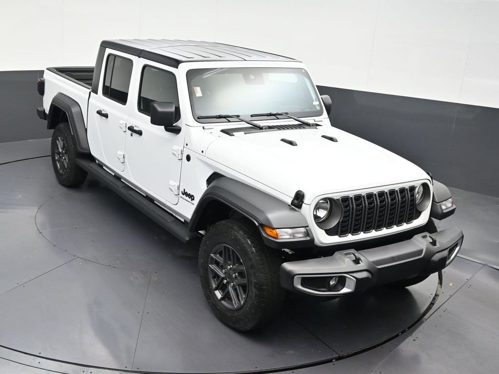 Used 2025 Jeep Gladiator Sport AWD/4WD image 26