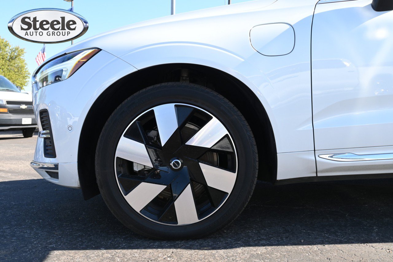 Used 2023 Volvo XC60 T8 Plus AWD/4WD image 29