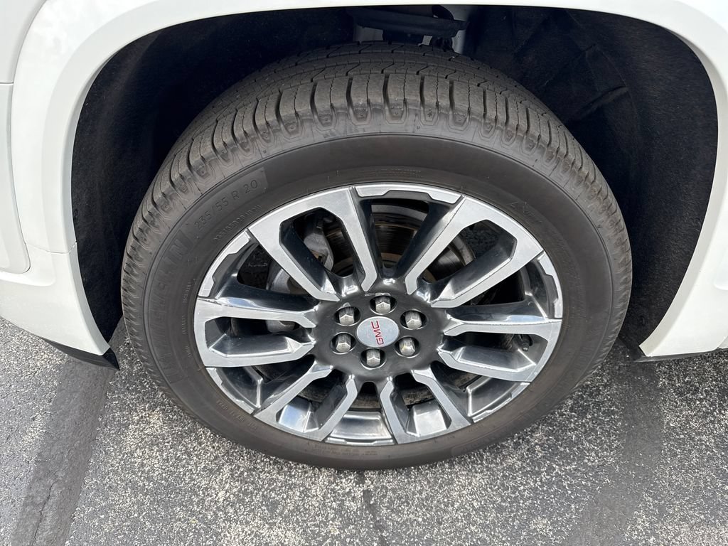 Used 2020 GMC Acadia Denali w/ Technology Package FWD image 26