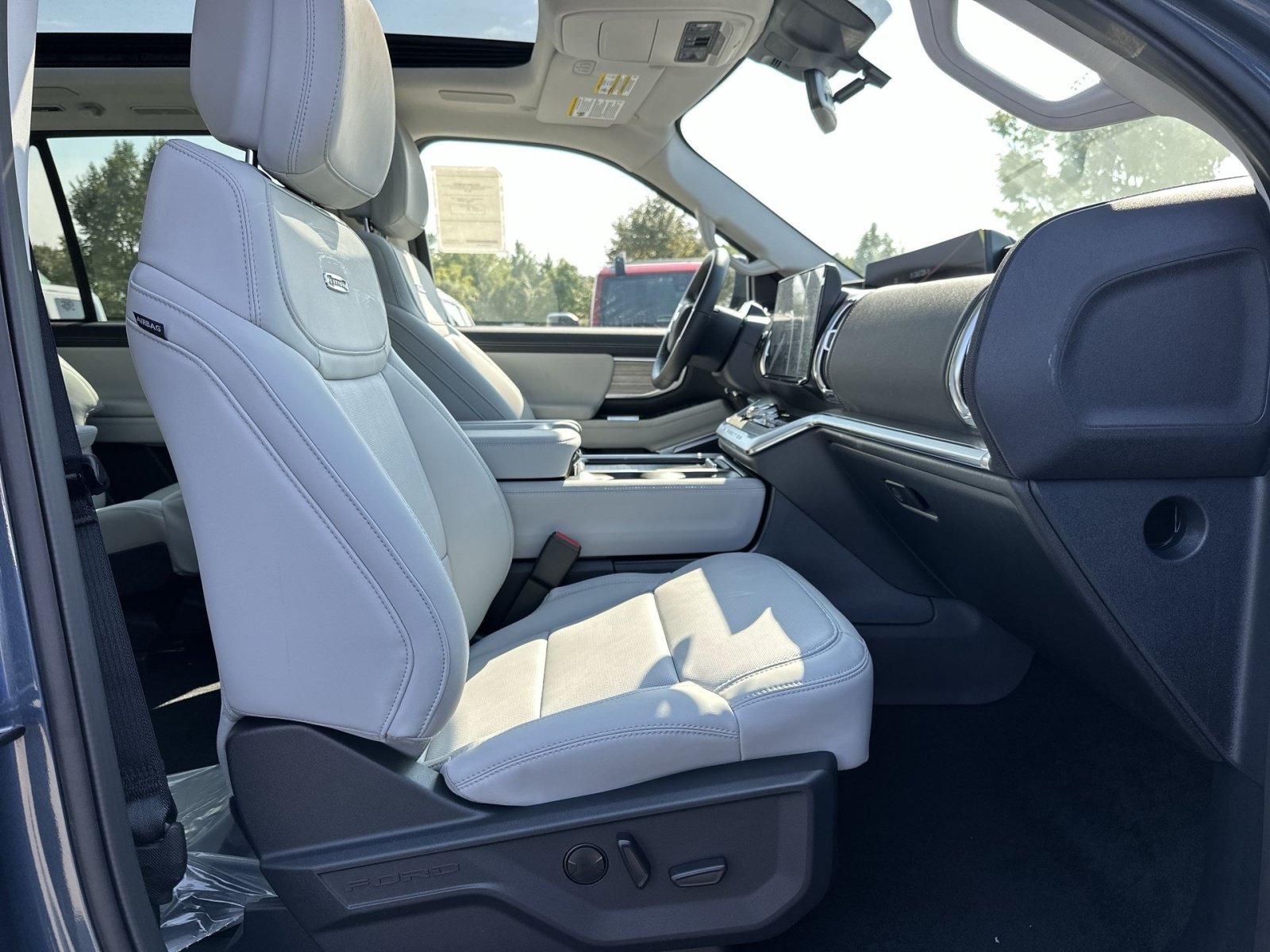 New 2027 Ford Expedition Platinum w/ Driver's Package AWD/4WD image 29