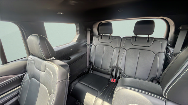 Used 2023 Jeep Grand Cherokee L Overland AWD/4WD image 23