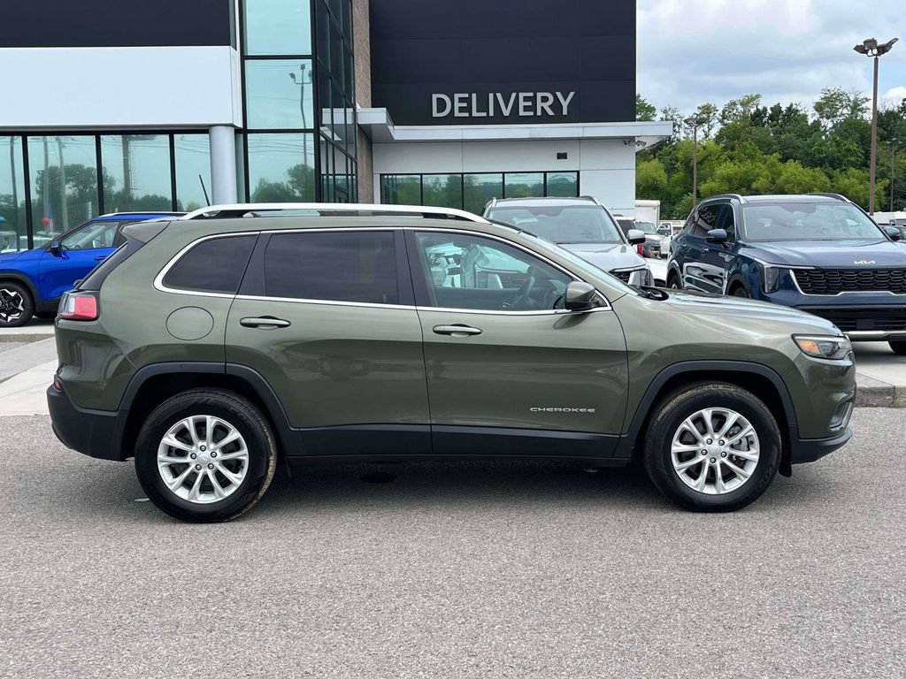 Used 2019 Jeep Cherokee Latitude w/ Popular Appearance Group AWD/4WD image 25