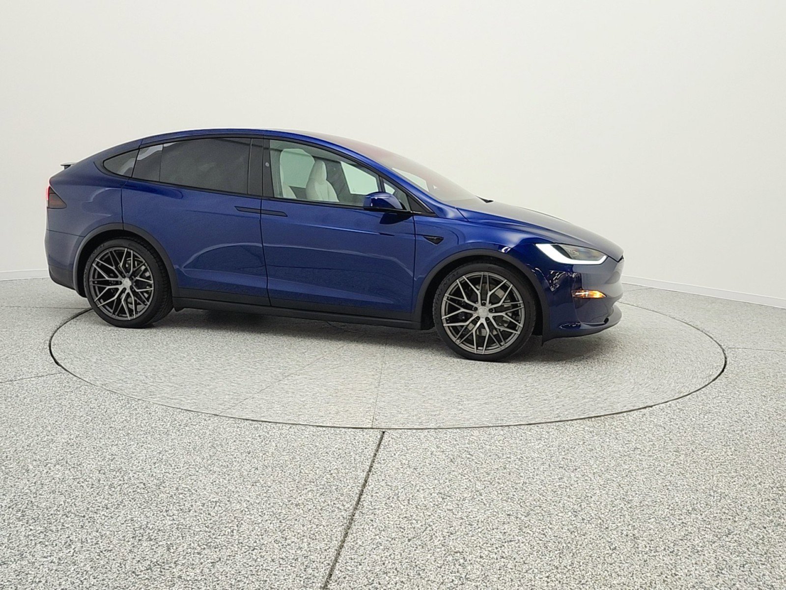 Used 2024 Tesla Model X image 4