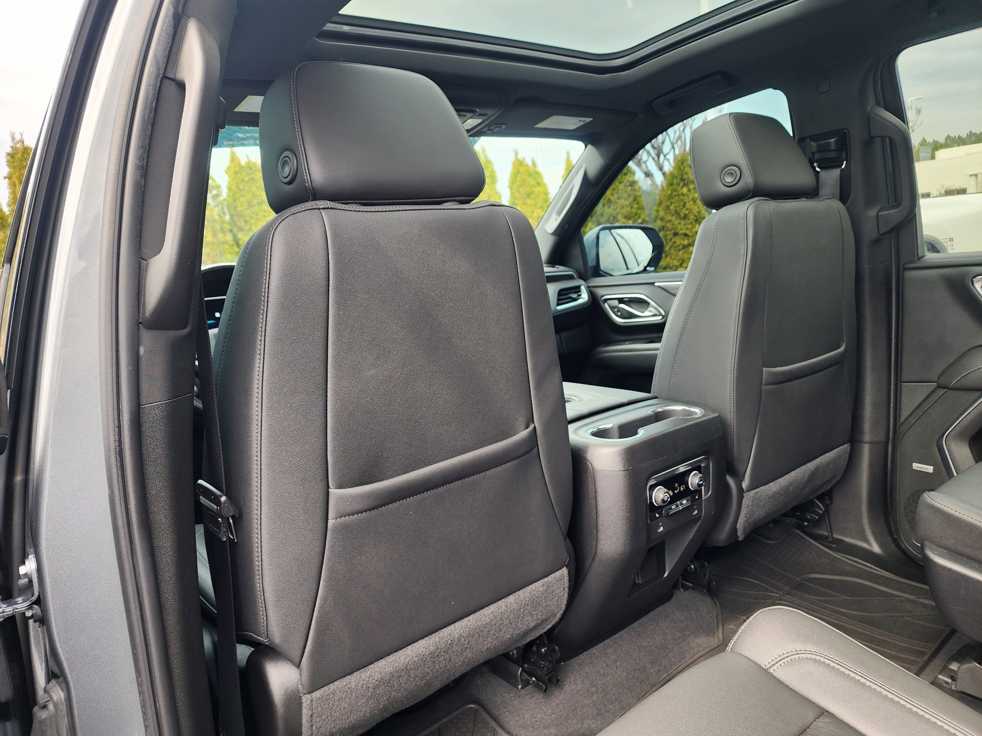 Used 2022 Chevrolet Tahoe Z71 w/ Z71 Off-Road Package image 15