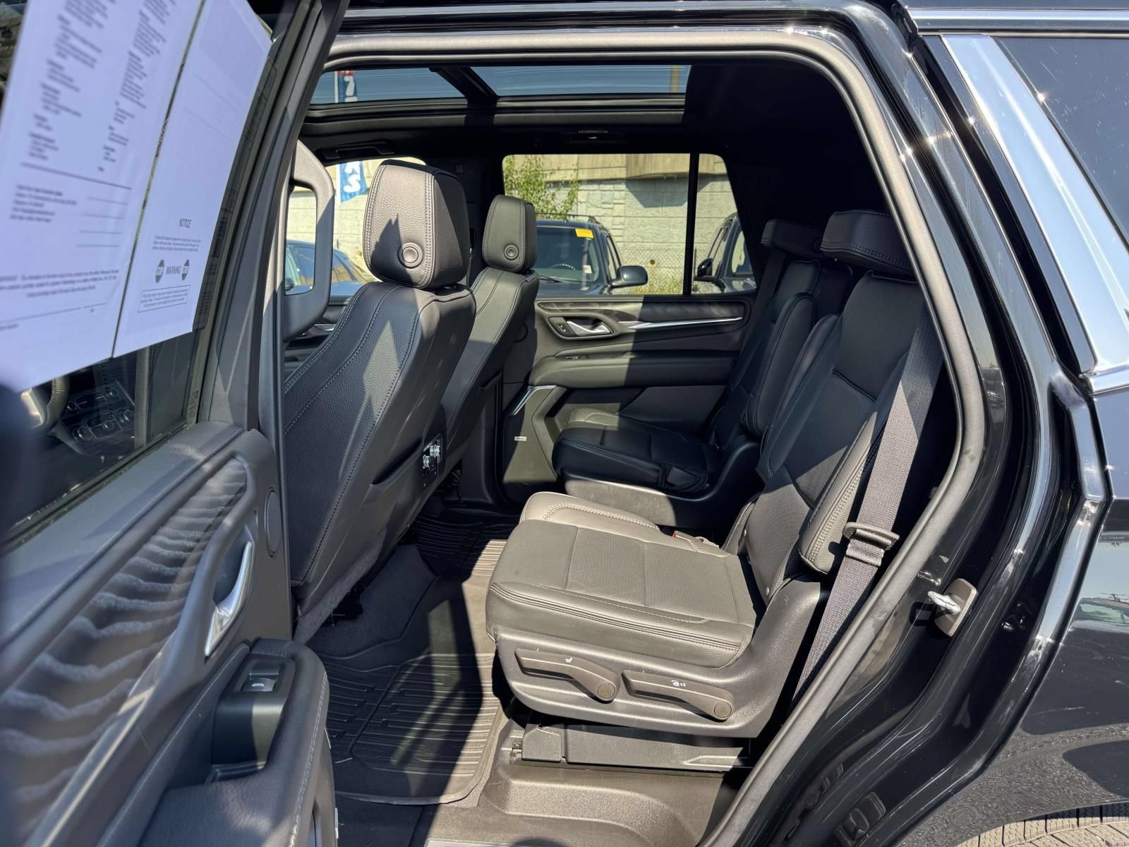 Used 2022 GMC Yukon Denali w/ Denali Premium Package AWD/4WD image 22
