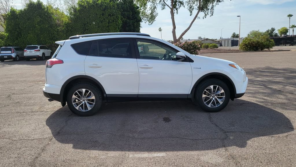 Used 2017 Toyota RAV4 XLE image 10